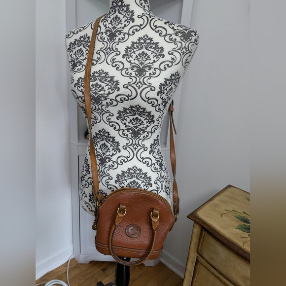 Dooney & Bourke crossbody - Picture 3 of 16